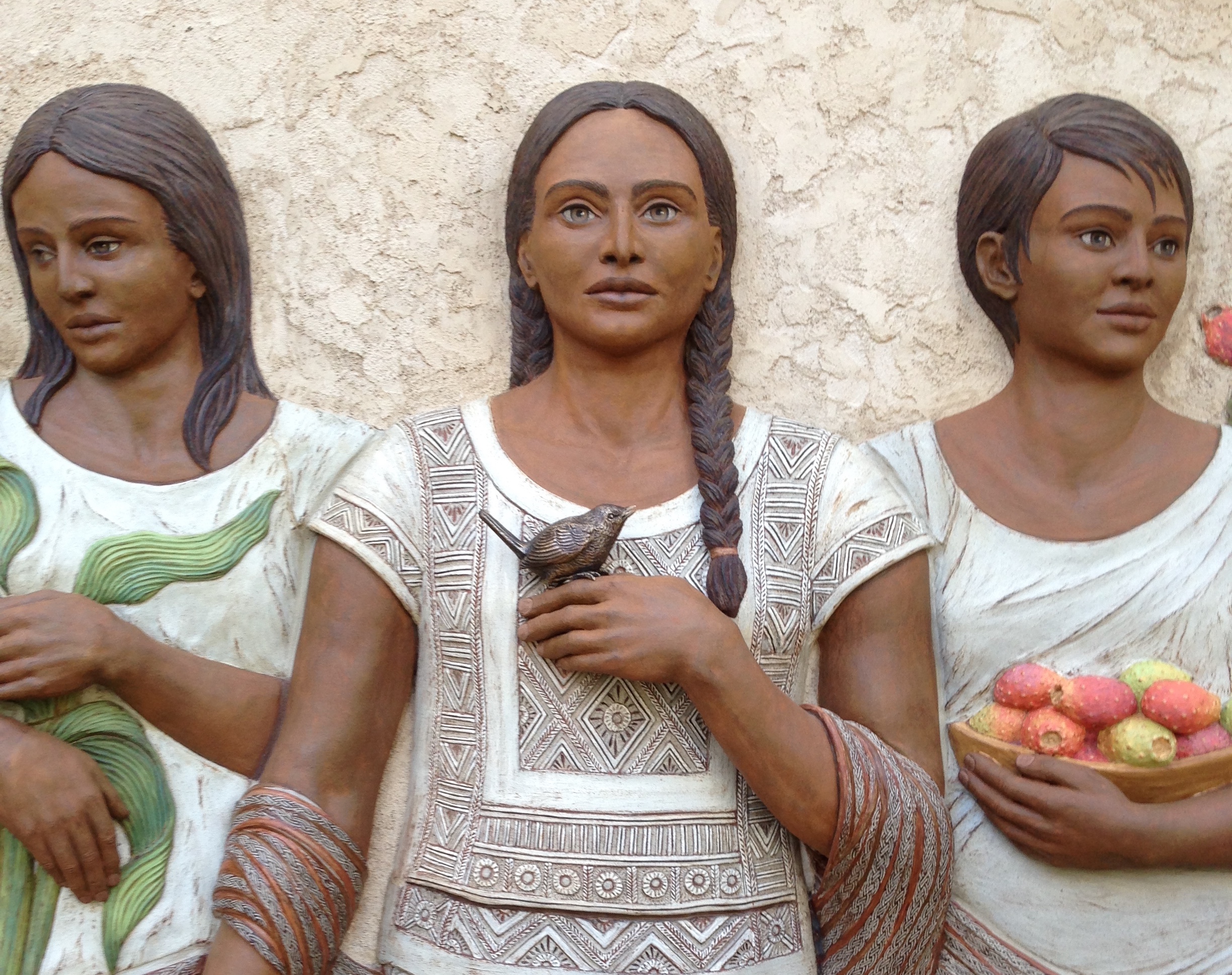 Sculpture of Voice of Lupe,Three Figures